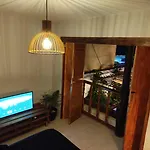 HABITACION CON BALCON Y AIRE ACONDICIONADO FRENTE AL MAr