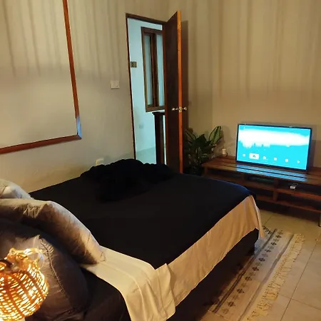 Habitacion Con Balcon Y Aire Acondicionado Frente Al Mar