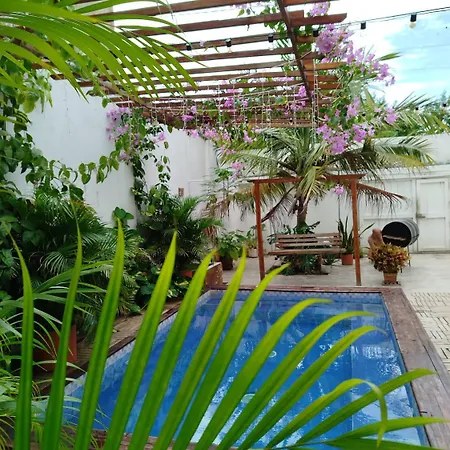 Bed and breakfast Habitacion Con Balcon Y Aire Acondicionado Frente Al Mar *